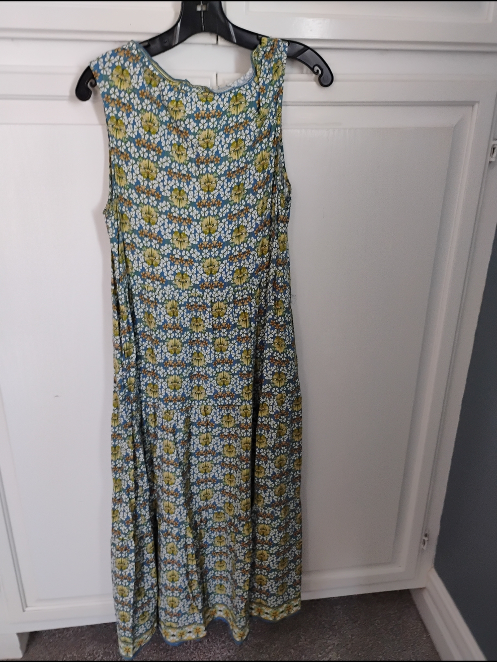 Max Studio Sleeveless Floral Maxi Dress in Blue and Green - Picture 3 of 12